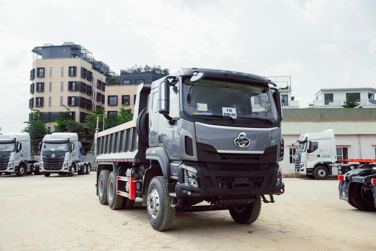 Xe ben 3 chân 350HP cầu dầu Chenglong H5 Ô Tô Hải Âu