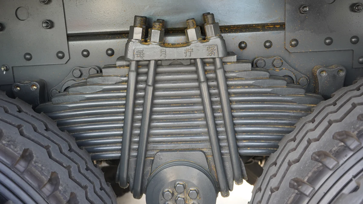 BEN 4 CHÂN 390HP CẦU DẦU