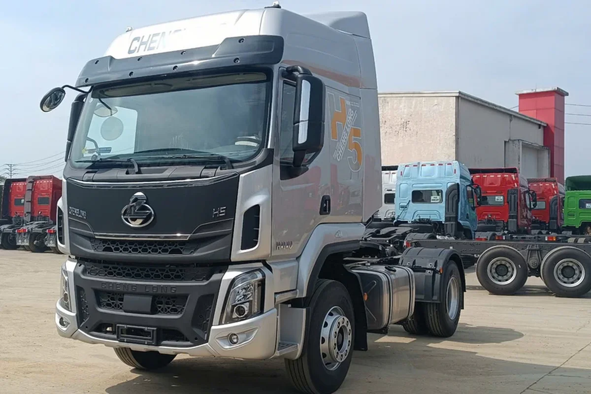 DAU KEO 310HP CHENGLONG HAI AU