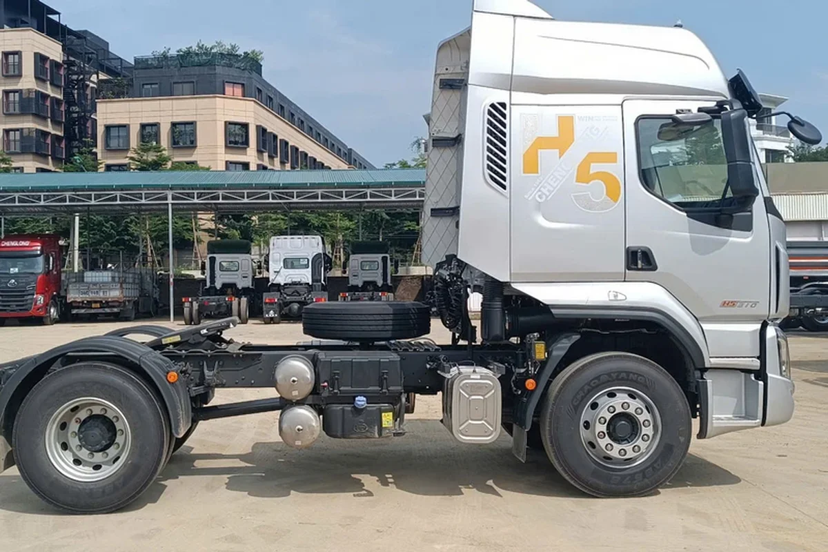 DAU KEO 310HP CHENGLONG HAI AU