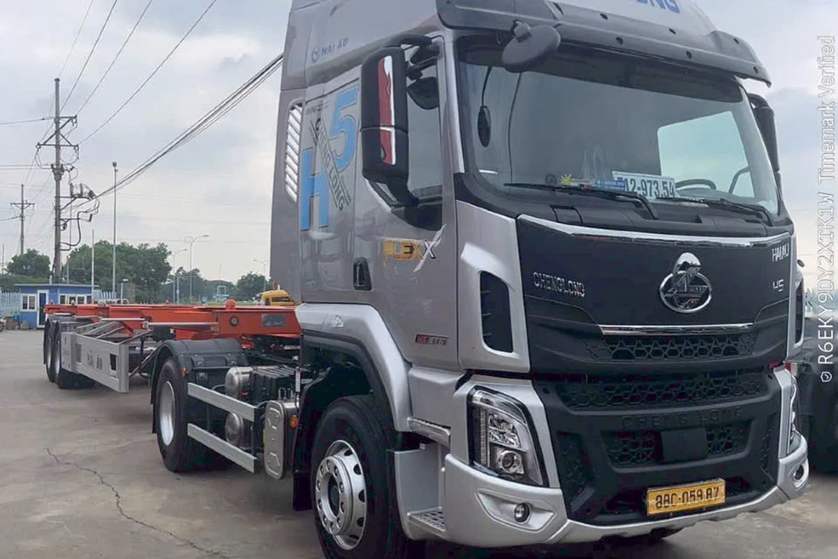 DAU KEO 310HP CHENGLONG HAI AU