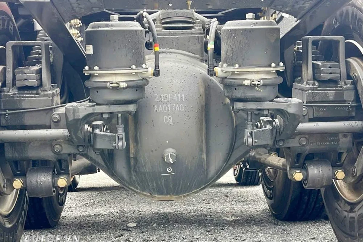 DAU KEO 385HP CHENGLONG HAI AU