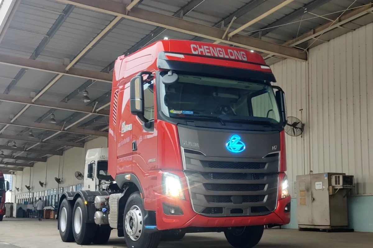 ĐẦU KÉO 420HP CHENGLONG HẢI ÂU