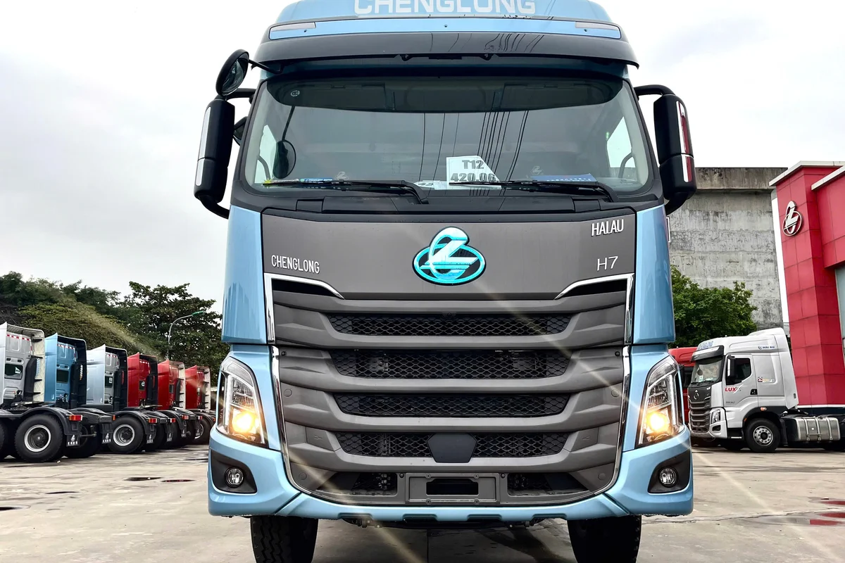 DAU KEO 420HP CHENGLONG HAI AU