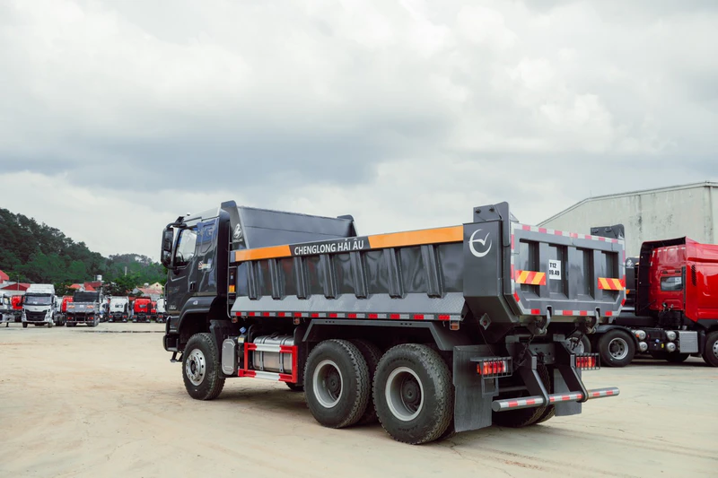 Xe Tải Ben 3 Chân Chenglong 350HP Cầu dầu - Ảnh 4