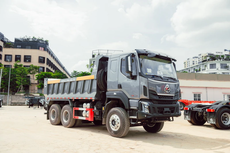 Xe Tải Ben 3 Chân Chenglong 350HP Cầu dầu