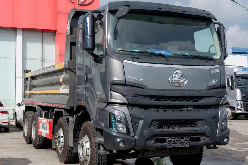 Xe Tải Ben 4 Chân Chenglong 400HP Cầu Dầu