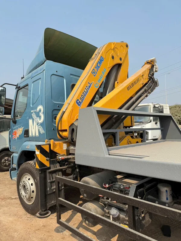 Khung gầm chassis chịu lực dập nguyên khối xe cứu hộ 3 chức năng Chenglong Hải Âu