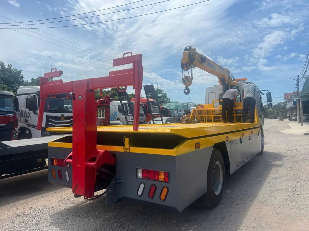 Cứu hộ 3 chức năng lắp cẩu XCMG 5 tấn thẳng - Chenglong Hải âu - Ảnh 3