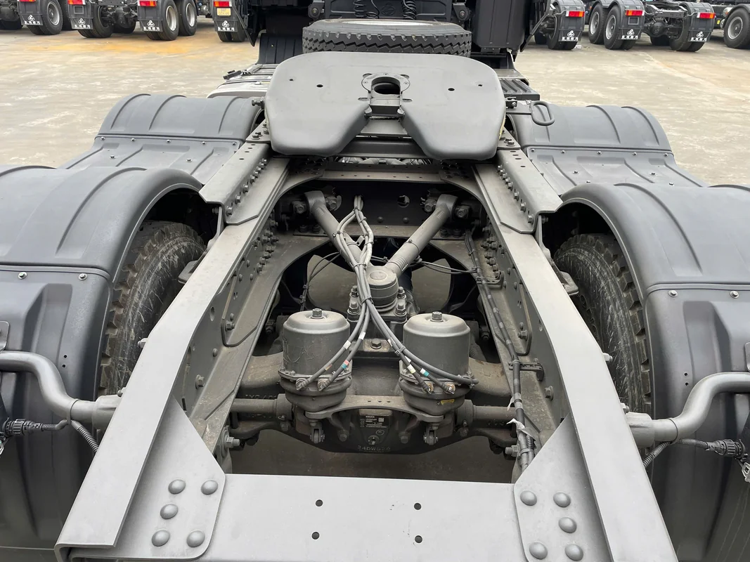 Khung gầm chassis chịu lực Xe Đầu Kéo DAU KEO 445HP LUXK CHENGLONG HAIAU