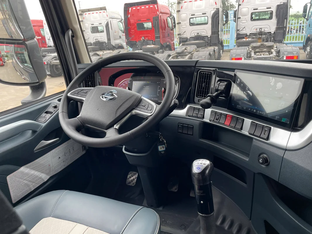 Nội thất khoang lái Xe Đầu Kéo DAU KEO 445HP LUXK CHENGLONG HAIAU