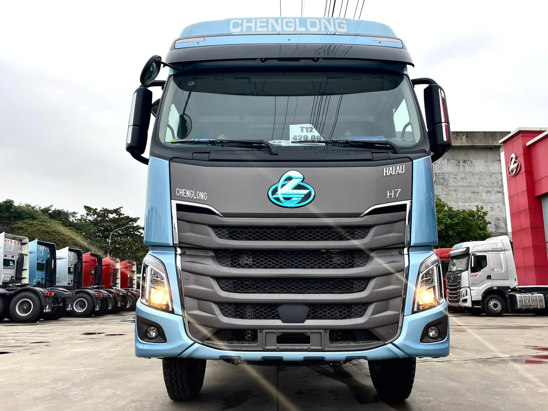 Xe Đầu Kéo DAU KEO 445HP LUXK CHENGLONG HAIAU tổng thể ngoại thất