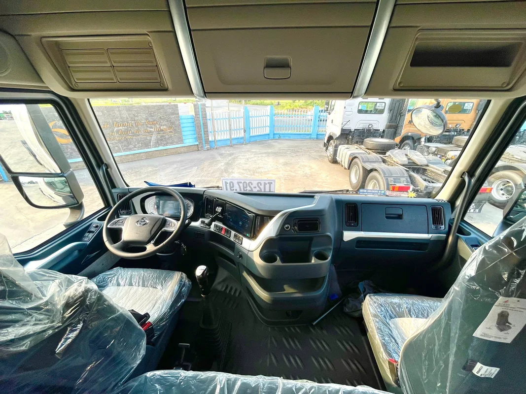 Khung gầm chassis dập nguyên khối chịu lực xe đầu kéo DAU KEO 445HP LUXS CHENGLONG HAIAU