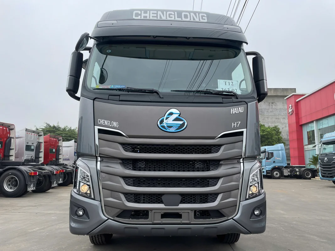 Nội thất khoang lái cabin H7 LuxS xe đầu kéo DAU KEO 445HP LUXS CHENGLONG HAIAU
