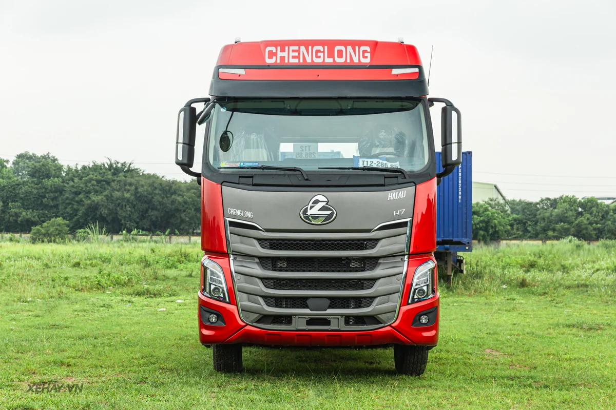 Xe Đầu Kéo DAU KEO 445HP LUXX CHENGLONG HAI AU thiết kế tổng thể hầm hố
