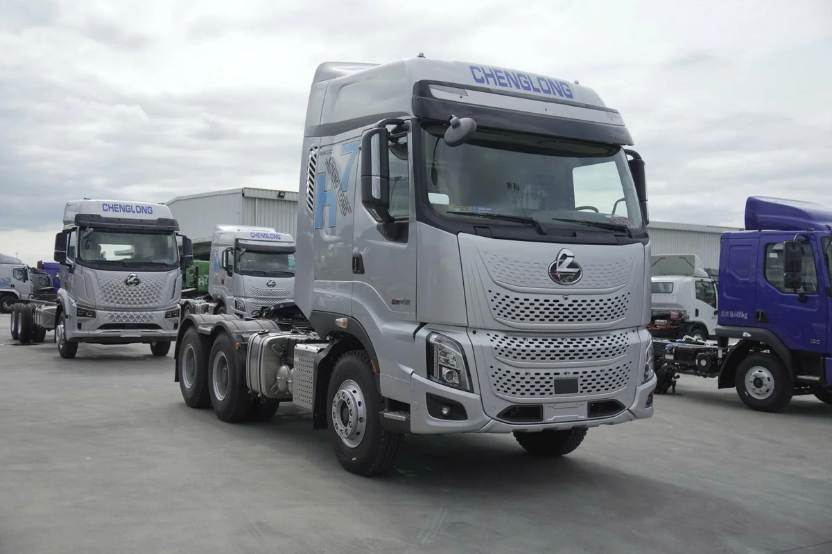 Đẩu kéo 450hp H7 Pro cầu dầu