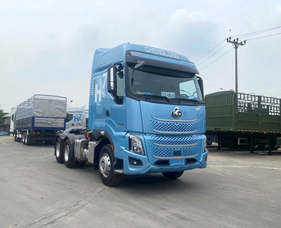 Khung gầm chassis dập nguyên khối chịu lực Xe Đầu Kéo DAU KEO 450HP LUXX CHENGLONG HAIAU