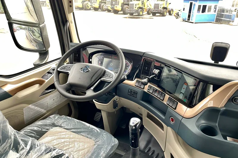 Nội thất khoang lái xe đầu kéo DAU KEO 470HP MEGAX CHENGLONG HAIAU