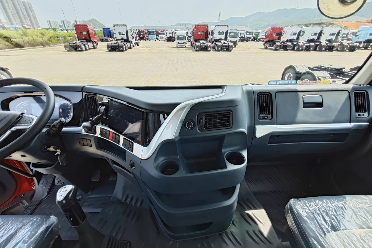 XE TAI THÙNG NĂNG 10X4 360HP THUNG MUI 1BUNG