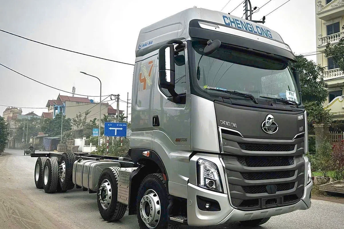 XE TAI THÙNG NĂNG 10X4 360HP THUNG MUI 1BUNG
