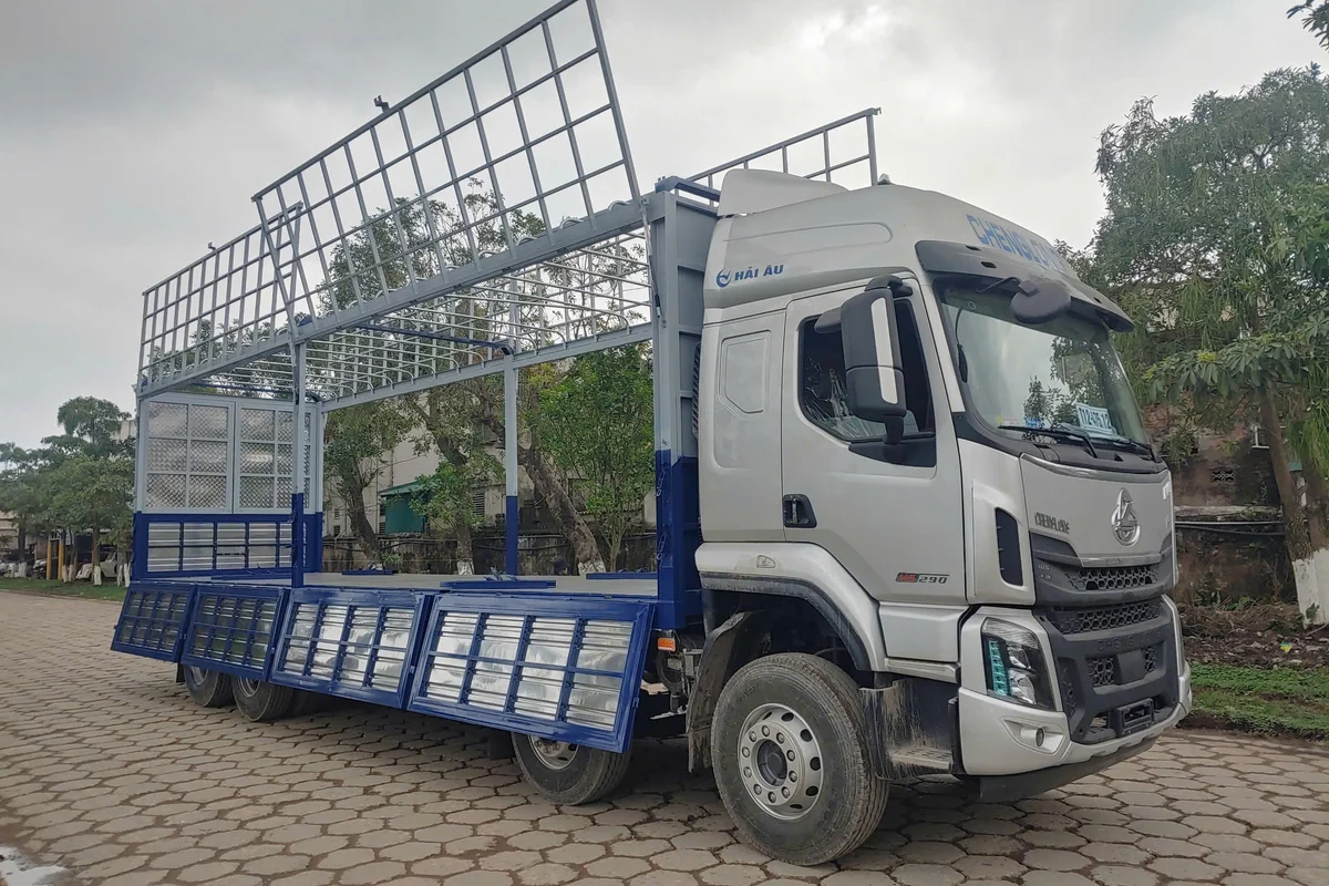 XE TAI THUNG NẶNG 8X4 290HP THÙNG TRU RUT 290HP CHENGLONG