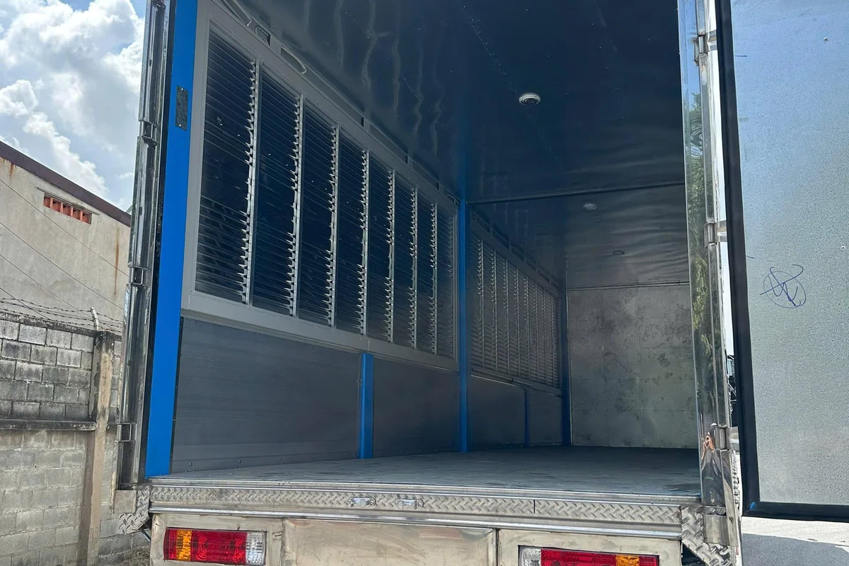 XE TAI THUNG NẶNG 8X4 310HP H5V CHENGLONG THÙNG CÁNH DƠI