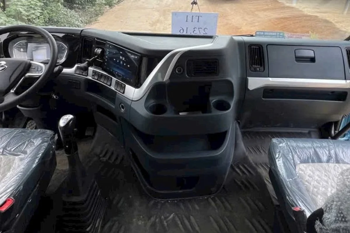XE TẢI THÙNG NẶNG 8X4 360HP MUI PHU 2BUNG