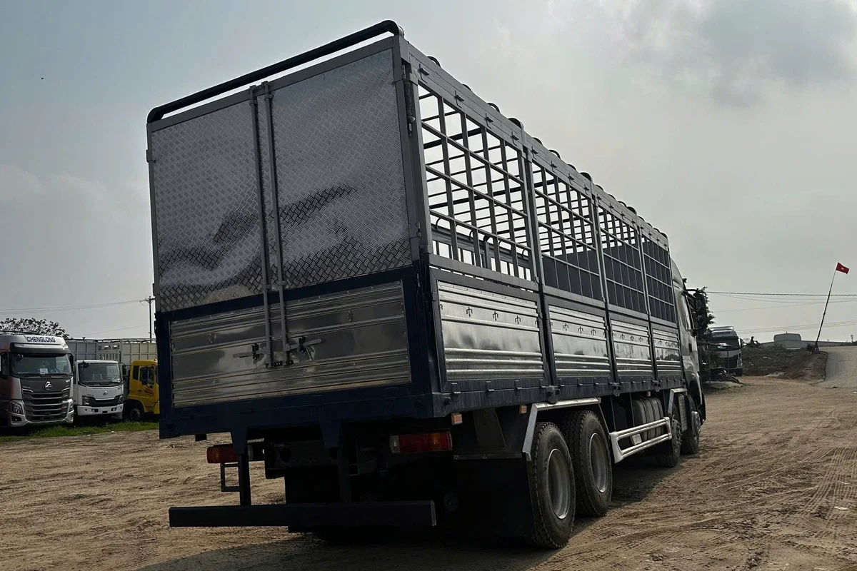 XE TẢI THÙNG NẶNG 8X4 360HP MUI PHU 2BUNG