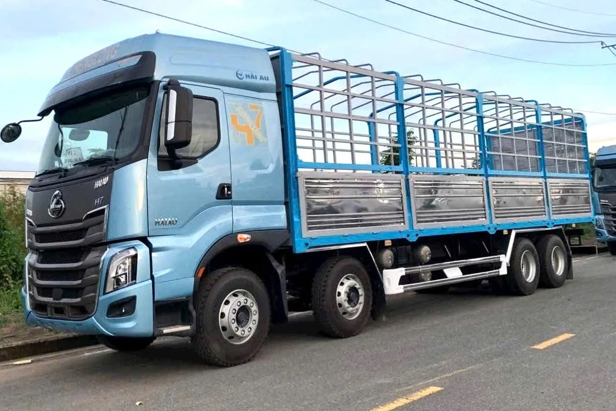 XE TAI THÙNG NẶNG 8X4 400HP THUNG MUI 1BUNG