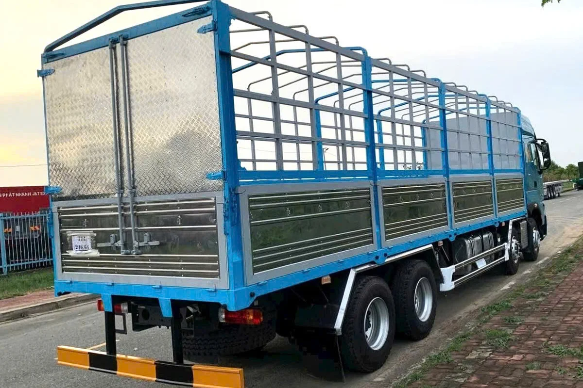 XE TAI THÙNG NẶNG 8X4 400HP THUNG MUI 1BUNG