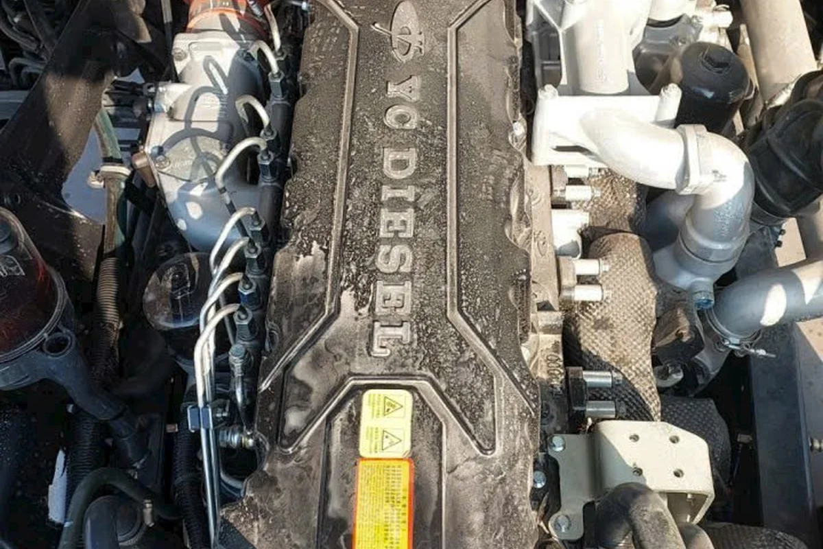 XE TAI THÙNG NẶNG 8X4 400HP THUNG MUI 1BUNG