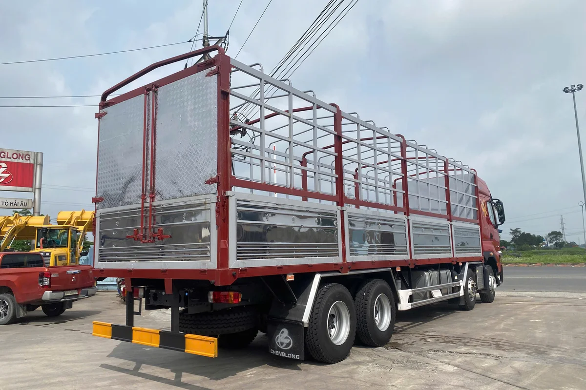 XE TAI THÙNG NẶNG 8X4 400HP THUNG MUI 1BUNG
