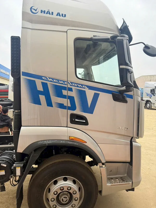 Khung gầm chassis dập nguyên khối chịu lực xe tải thùng nặng 6x4 H5V 310 Chenglong
