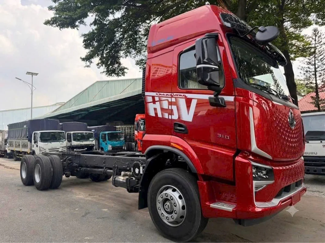 Xe tải thùng nặng 6x4 H5V 310 Chenglong tổng thể phân phối bởi Ô Tô Hải Âu