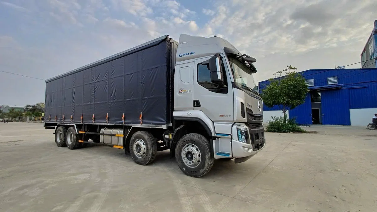 Phía sau thùng kết chai xe tải thùng nặng 8x4 290HP Chenglong