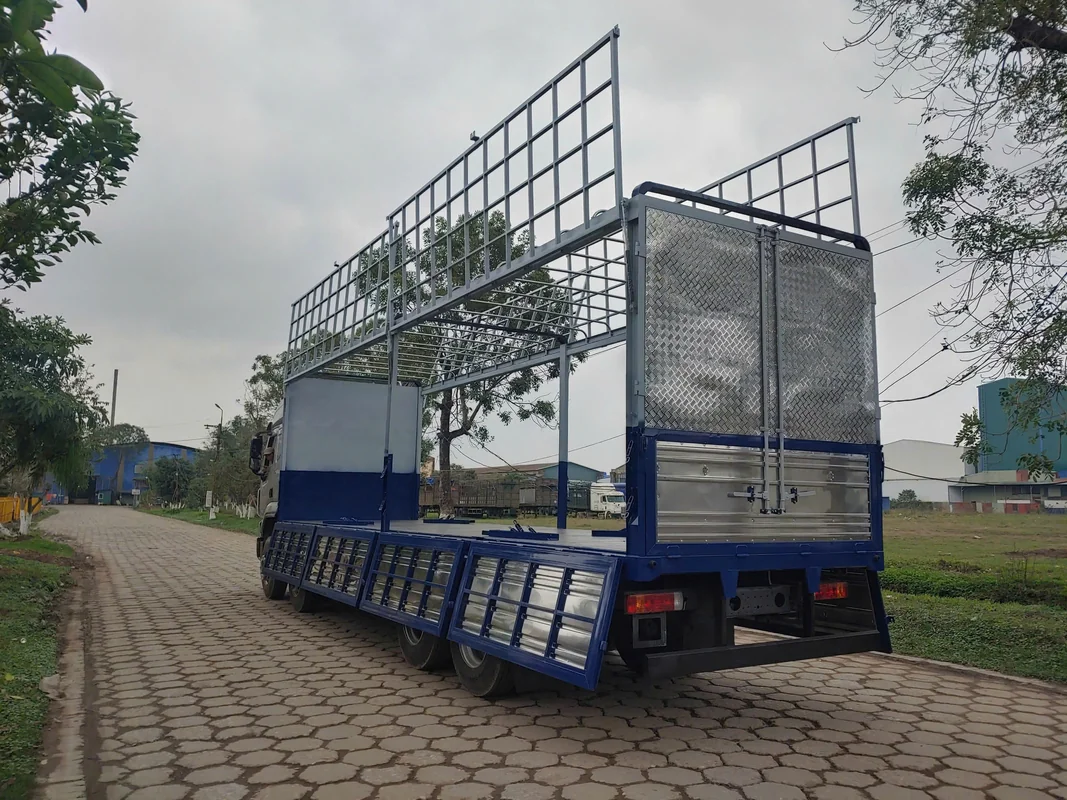 Khung gầm chassis xe tải thùng nặng 8x4 290HP thùng trụ rút 290HP Chenglong