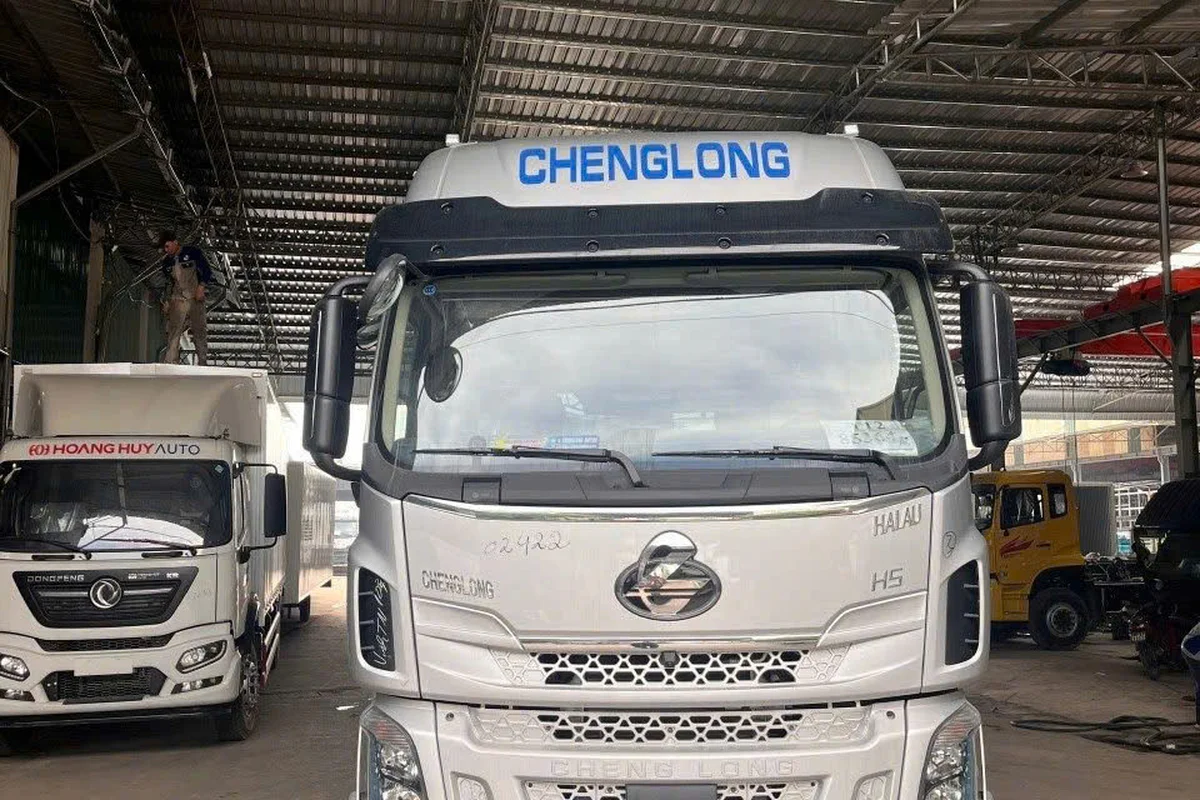 THÙNG KÍN 245HP 6 MÁY 8M3