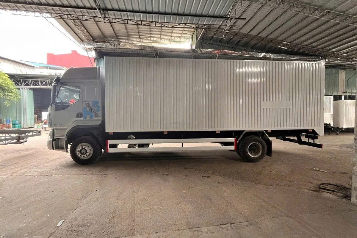 THÙNG KIN 245HP 6 MÁY 8M3