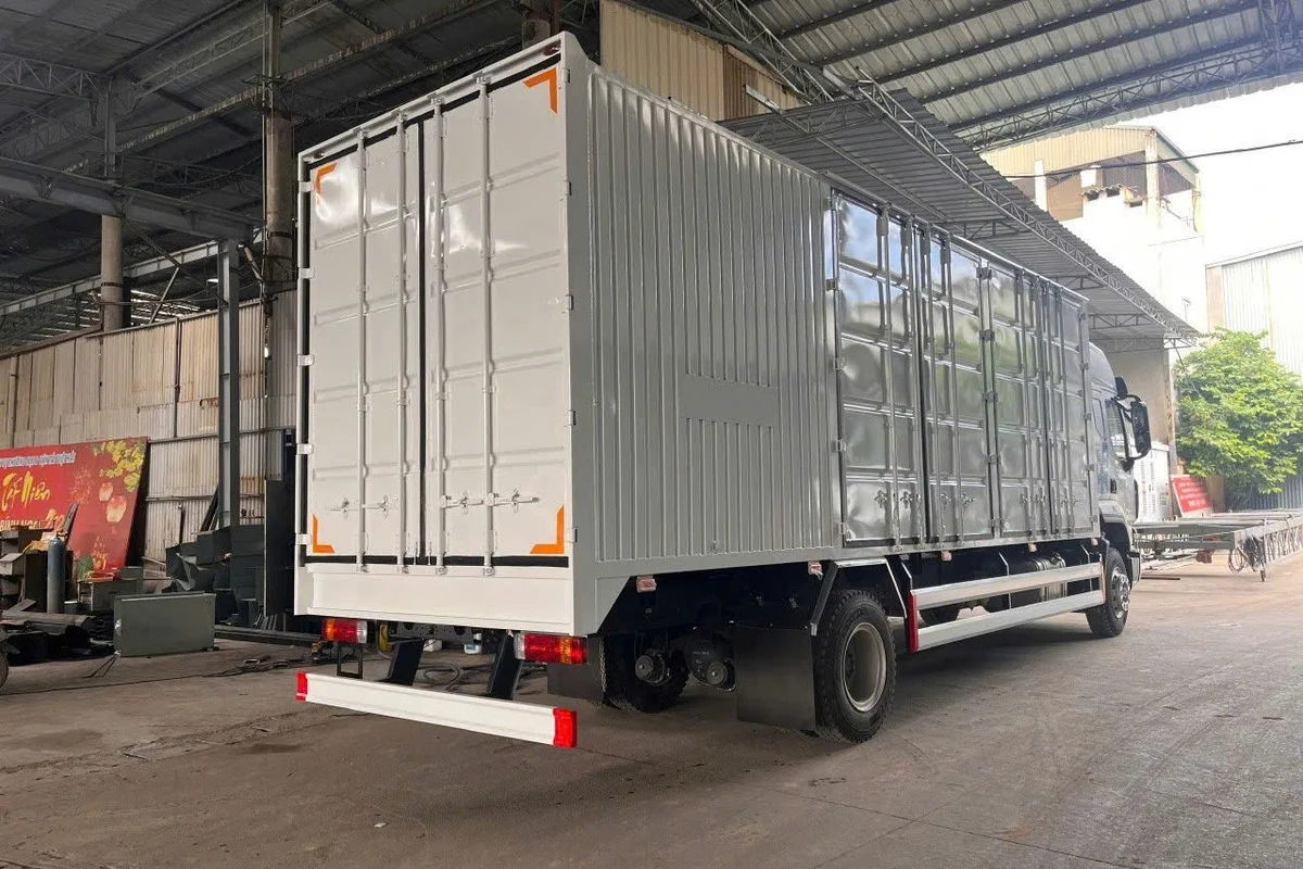 THÙNG KIN 245HP 6 MÁY 8M3