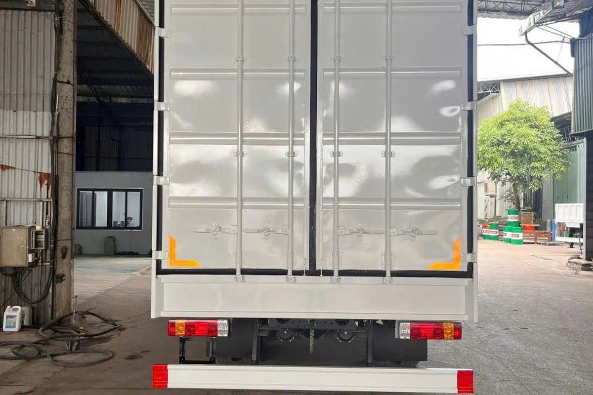 THÙNG KIN 245HP 6 MÁY 8M3
