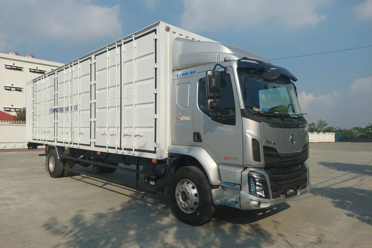 THÙNG KÍN PALET 180HP CABIN M3