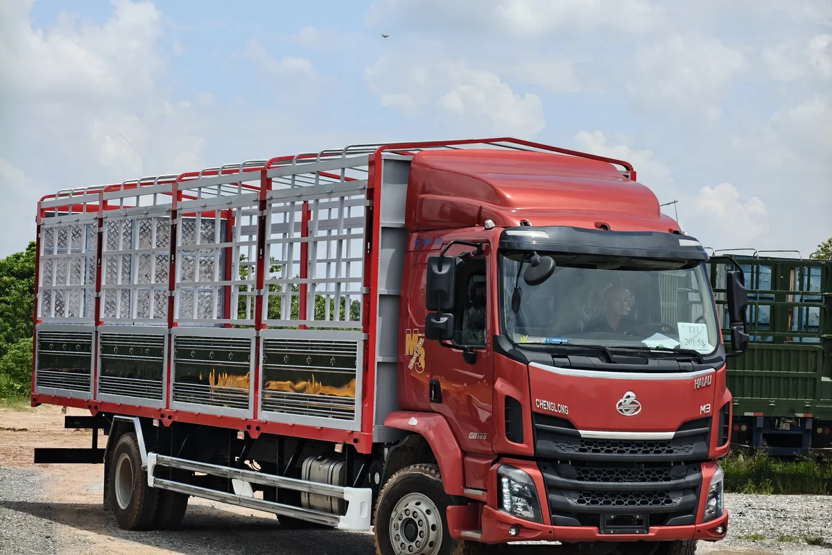 THÙNG MUI 180HP CABIN M3